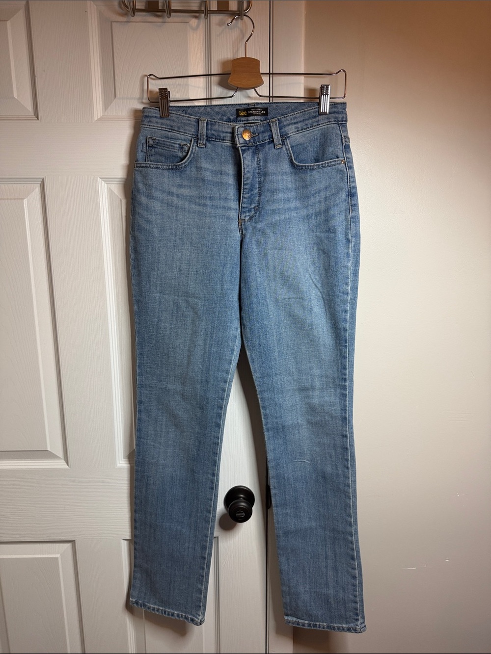 Lee Women's Light Wash Straight Leg Jeans Size 6 Long